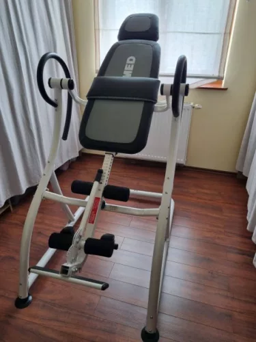 KiroMed Zéta gerincnyújtó pad (ajándék Kiromed nyaknyújtó párnával) hason is használható orvostechnikai eszköz (denevérpad, gerincpad) 5 év garanciával
